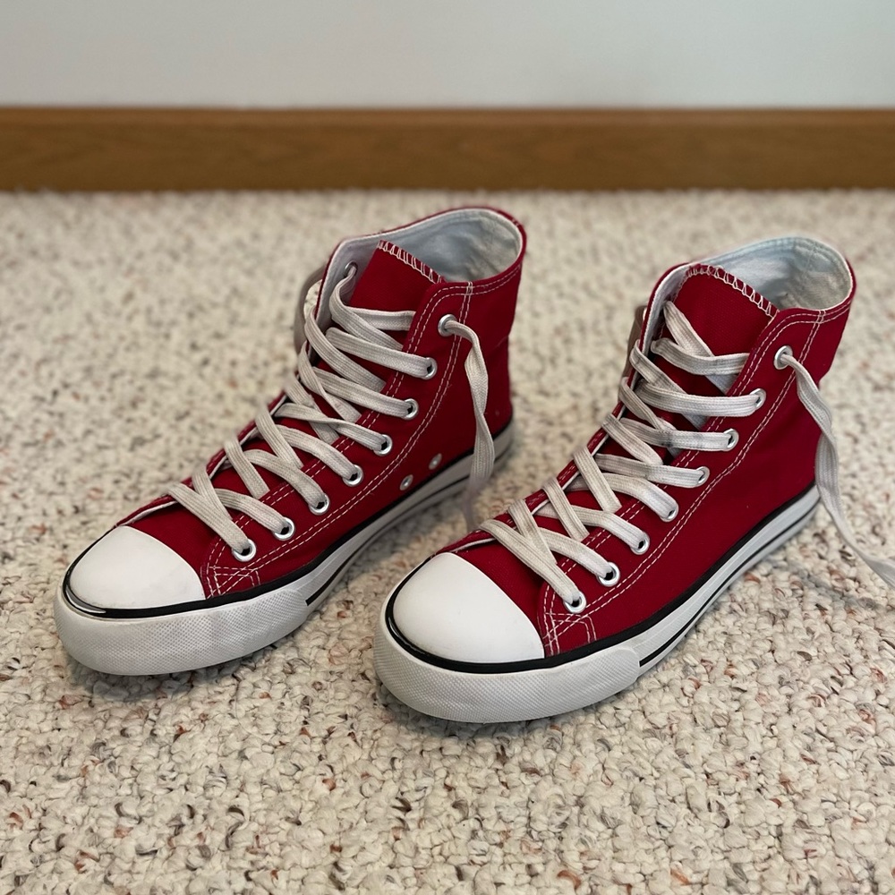 Sneaker Size 7